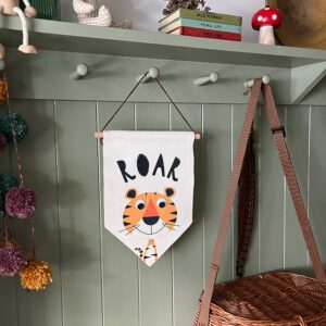 roar animal sound flag with a tiger on